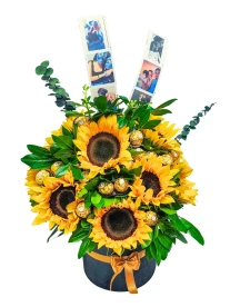 Arreglo de Girasoles, Chocolates y Fotos